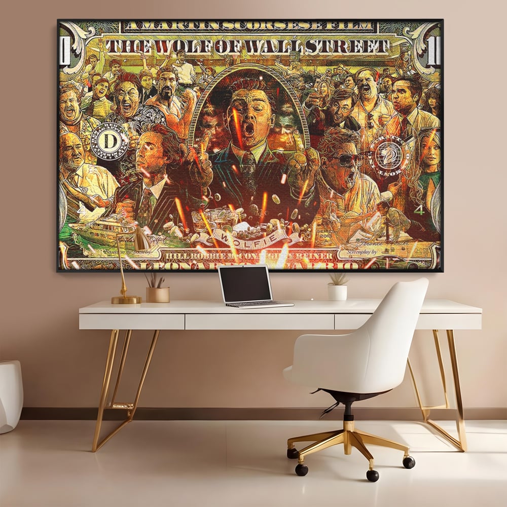 Tablou canvas cu tablou canvas cu celebrul film, in rama de aluminiu negru, pe perete intr-un birou